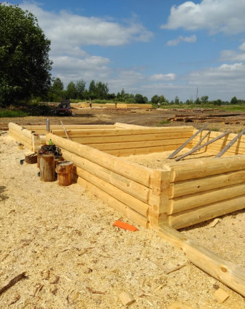 Сруб бани 4,1х5,1 м из рубленного бревна (в лапу, полулафет), пятистенок