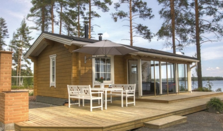 Баня из бруса 4,8x7,2 м (22,1 кв.м) с застекленной террасой