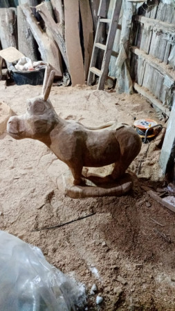 Деревянная скульптура Осла из «Шрека»