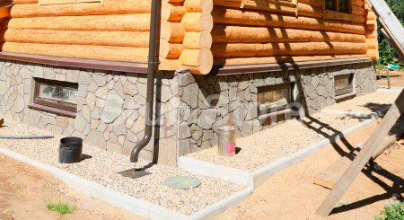 Дом из рубленного бревна (2 этажа) 185 кв.м