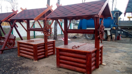 Декоративные колодцы из дерева