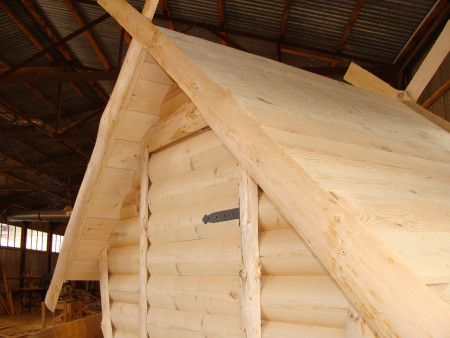 Туалет "Лесной" (блок-хаус и дикий горбыль)