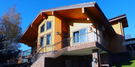 Загородный коттедж из клеёного бруса с мансардой, 2 этажа, 305 м2