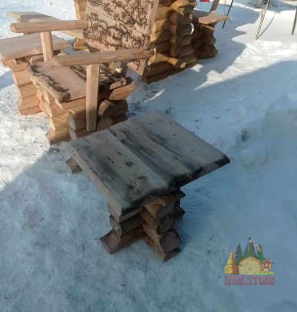 Лавки, скамейки и столы из бревна